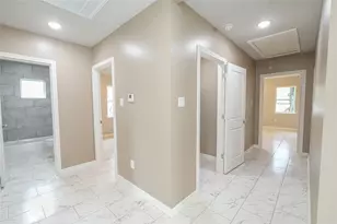 7828 Keller St, Houston, TX 77012 - Photo 9