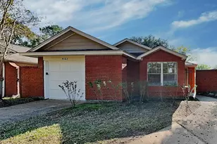 9167 Golden Sunshine Dr, Houston, TX 77064 - Photo 1