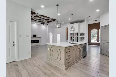 2832 Golden Avenue Avenue, Bay City, TX 77414 - Photo 9