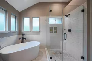 110 S Longsford Cir, The Woodlands, TX 77382 - Photo 17