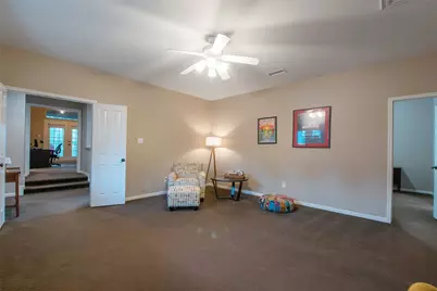 110 S Longsford Circle, The Woodlands, TX 77382 - Photo 13