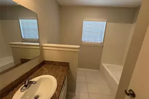 211 N Chestnut St, Tomball, TX 77375 - Photo 7