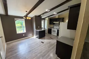 8 Park Ln, Huntsville, TX 77320 - Photo 5