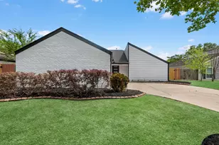 2231 Round Lake Dr, Houston, TX 77077 - Photo 3