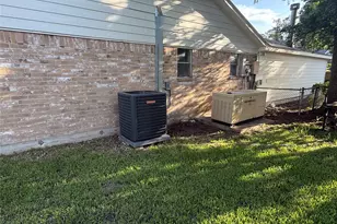 24207 Shellbrook Dr, Houston, TX 77336 - Photo 11