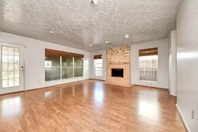 12318 Glenmeadow Drive, Stafford, TX 77477 - Photo 9