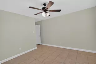6525 Renwick Dr, Houston, TX 77081 - Photo 19