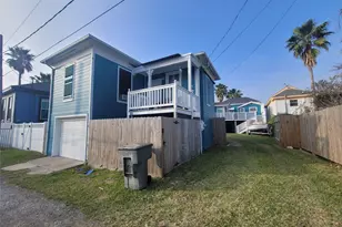 1623 Ave N 1/2, Galveston, TX 77550 - Photo 11