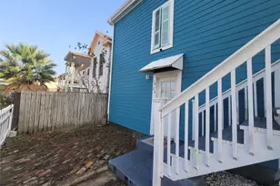 1623 Ave N 1/2, Galveston, TX 77550 - Photo 3