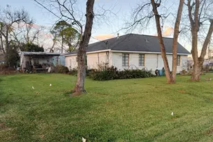 202 1st St, Brazoria, TX 77422 - Photo 13