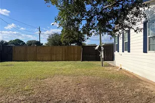 1007 Rose Ln, Eagle Lake, TX 77434 - Photo 9