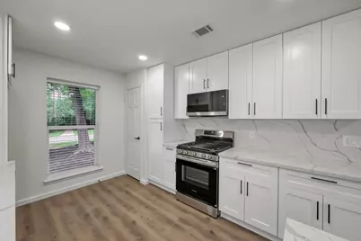 155 Rushwing Place, The Woodlands, TX 77381 - Photo 13