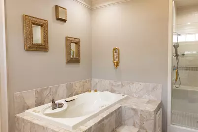 9682 Longmont Drive, Houston, TX 77063 - Photo 19