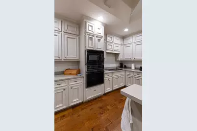9682 Longmont Drive, Houston, TX 77063 - Photo 29