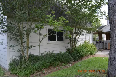 305 Oak Creek Court, League City, TX 77573 - Photo 5