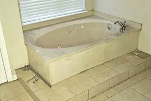 2910 Skypark Dr, Houston, TX 77082 - Photo 9