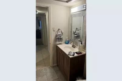 3131 Southwest Freeway #B17, Houston, TX 77098 - Photo 11
