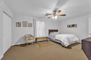 6909 Weiss Dr, Galveston, TX 77551 - Photo 35