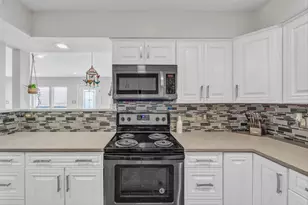 6909 Weiss Dr, Galveston, TX 77551 - Photo 9