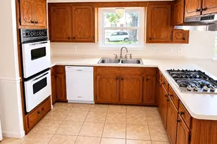 802 Seafoam Rd, Houston, TX 77062 - Photo 5
