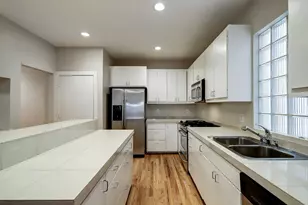 425 W 26th St, Houston, TX 77008 - Photo 7