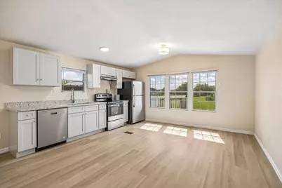 5806 S Highway 35, Alvin, TX 77511 - Photo 11