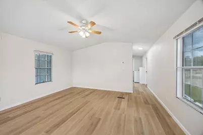 5806 S Highway 35, Alvin, TX 77511 - Photo 13