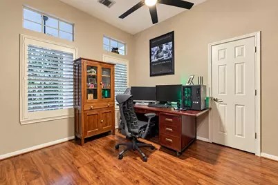 119 N Rambling Ridge Place, The Woodlands, TX 77385 - Photo 11