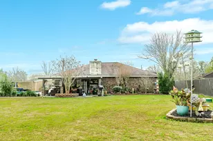 152 Lakewood Dr, Angleton, TX 77515 - Photo 39