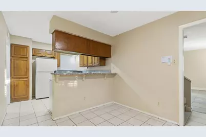 10810 Sugar Hill Drive #B, Houston, TX 77042 - Photo 11