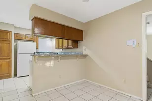 10810 Sugar Hill Dr, Houston, TX 77042 - Photo 11
