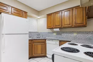10810 Sugar Hill Dr, Houston, TX 77042 - Photo 13