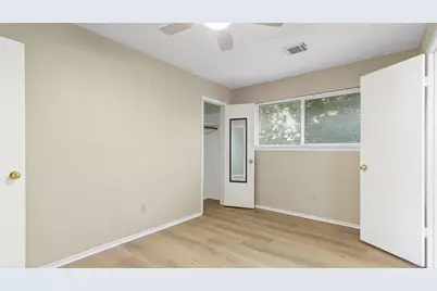 10810 Sugar Hill Drive #B, Houston, TX 77042 - Photo 17