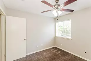 13830 Walnut Hollow Ln, Houston, TX 77082 - Photo 5