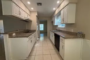 7326 Aqua Ln, Houston, TX 77072 - Photo 9