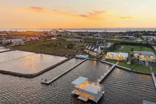 8111 Broadway St, Galveston, TX 77554 - Photo 43
