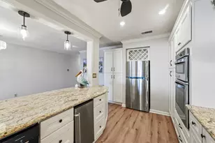 8111 Broadway St, Galveston, TX 77554 - Photo 15