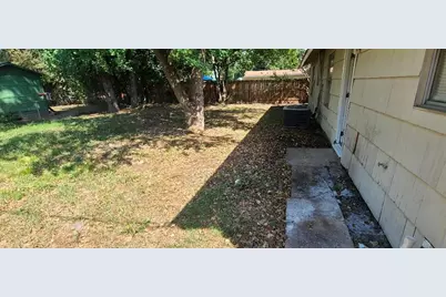 5615 Simsdale Street, Houston, TX 77033 - Photo 21