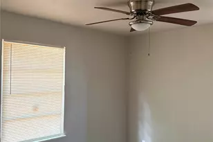 5615 Simsdale St, Houston, TX 77033 - Photo 5