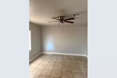 5615 Simsdale Street, Houston, TX 77033 - Photo 19