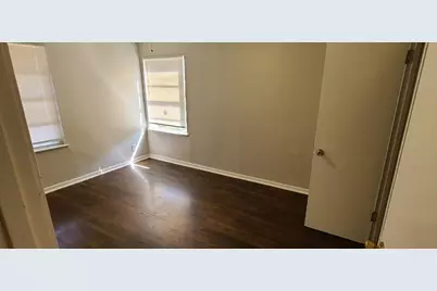 5615 Simsdale Street, Houston, TX 77033 - Photo 17