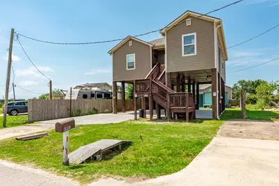 6901 Schlitz Lane, Hitchcock, TX 77563 - Photo 1