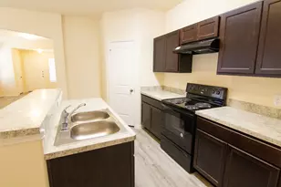 329 N Meadows Dr, Willis, TX 77378 - Photo 3