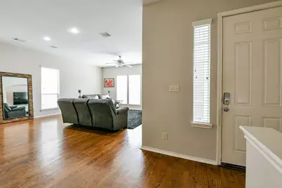 7007 Plum Creek Trail Lane, Houston, TX 77087 - Photo 9