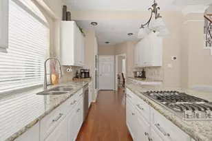 163 Bristol Bend Cir, The Woodlands, TX 77382 - Photo 11