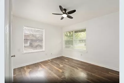 6043 Lyndhurst Drive, Houston, TX 77033 - Photo 5
