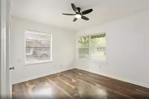 6043 Lyndhurst Dr, Houston, TX 77033 - Photo 5