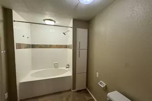 10220 Memorial Dr, Houston, TX 77024 - Photo 15