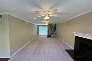 10220 Memorial Dr, Houston, TX 77024 - Photo 9