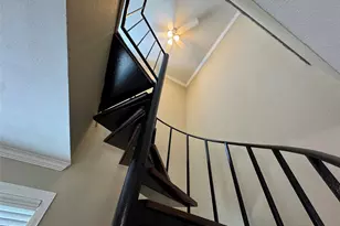 10220 Memorial Dr, Houston, TX 77024 - Photo 11